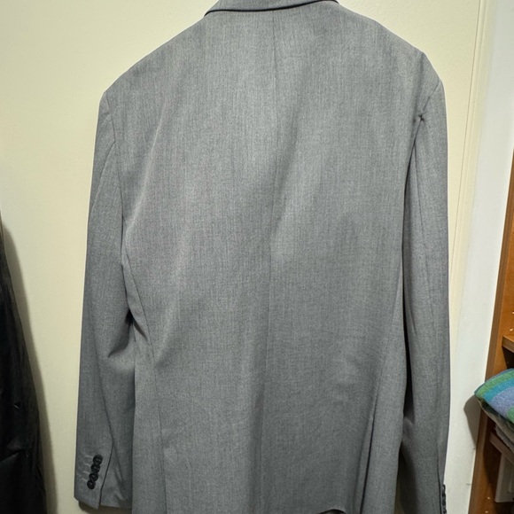 J. Ferrer Two Piece Slim Fit Grey Suit 44R 32X 32 Pants WORN ONCE - Picture 6 of 12